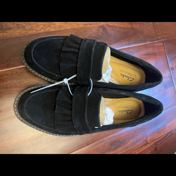 Clarks black Airabell Slip Loafers new No box 7M - Picture 1 of 6